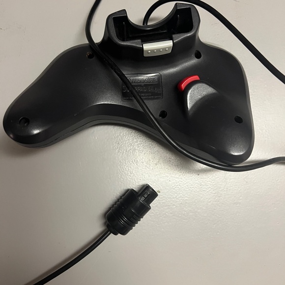 InterAct SuperPad 64 Black Wired Handheld Comfort Nintendo Gaming Controller - Picture 5 of 6